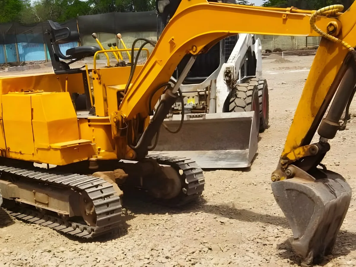 Arriendo de mini excavadora - LAZEMAR